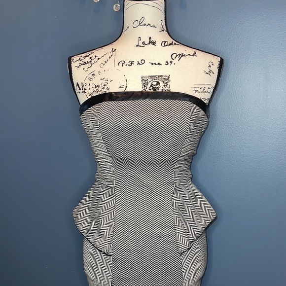 NWT Windsor Ruby Rox Strapless Peplum Dress - Picture 3 of 9